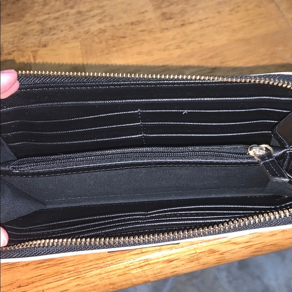 Wallet - Picture 3 of 4